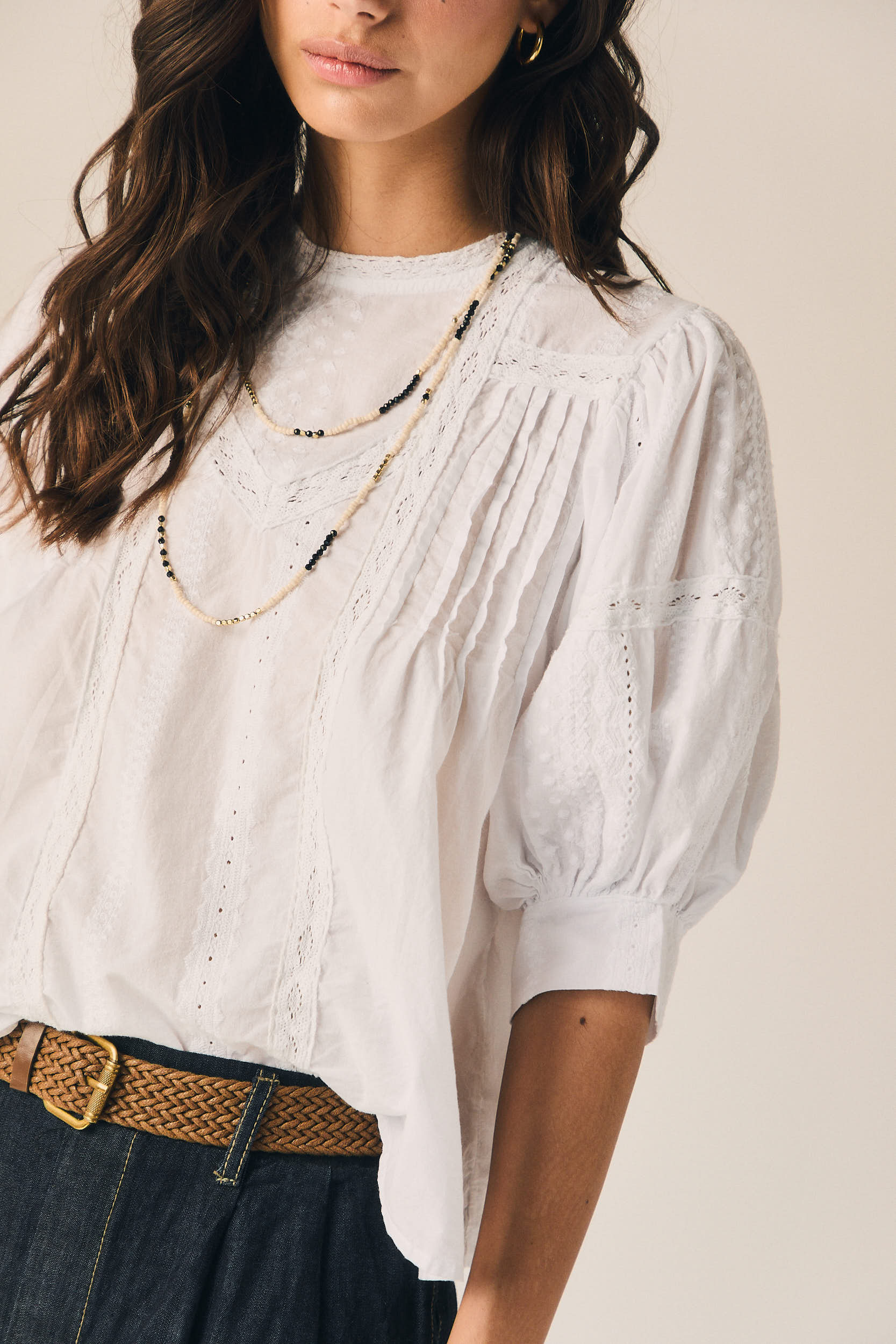 Blusa encaje jaretas blanco
