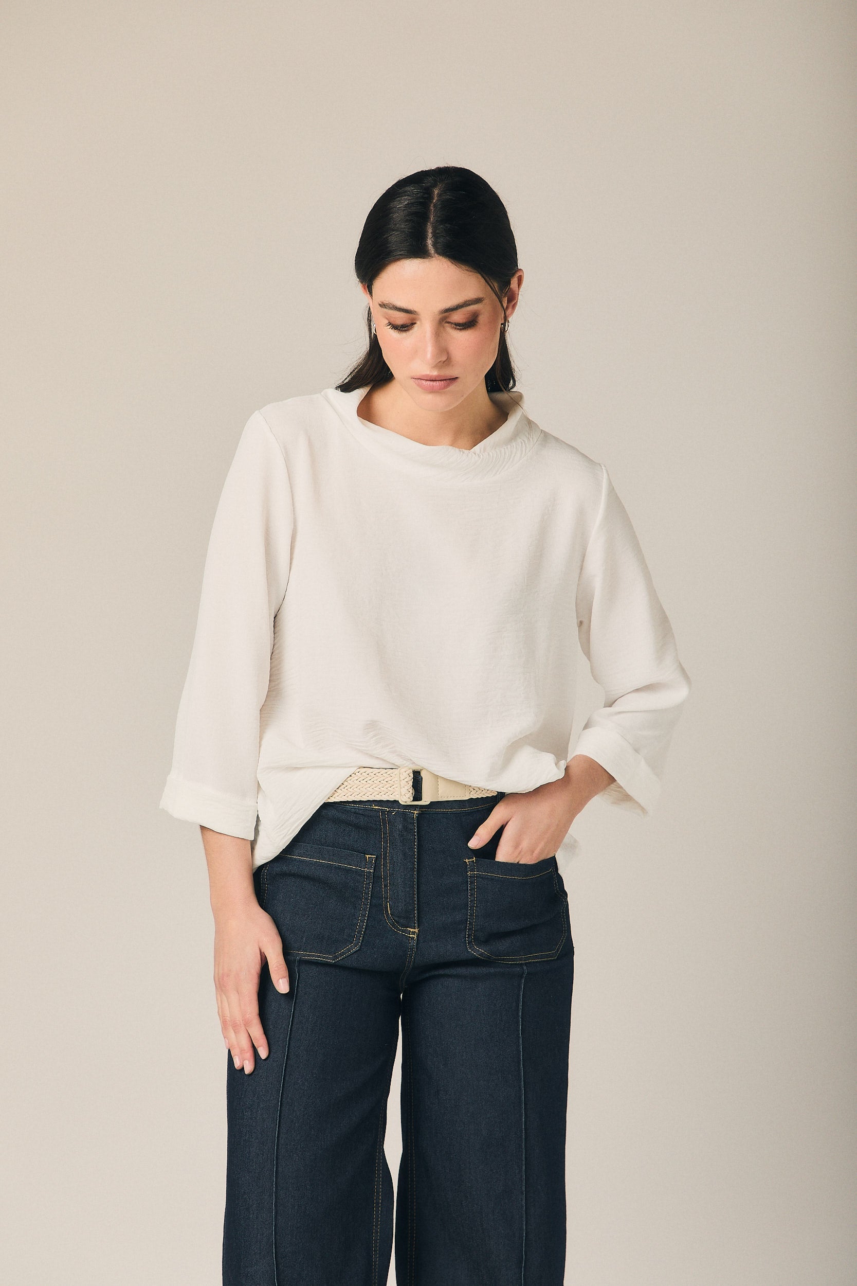 Blusa cuello chimenea blanco