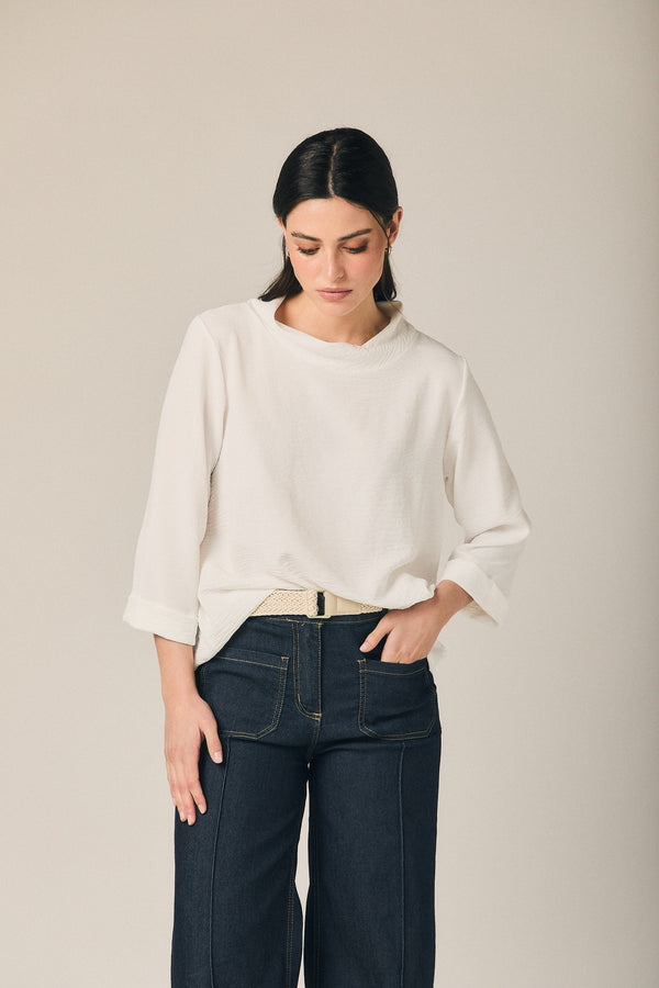 Blusa cuello chimenea blanco