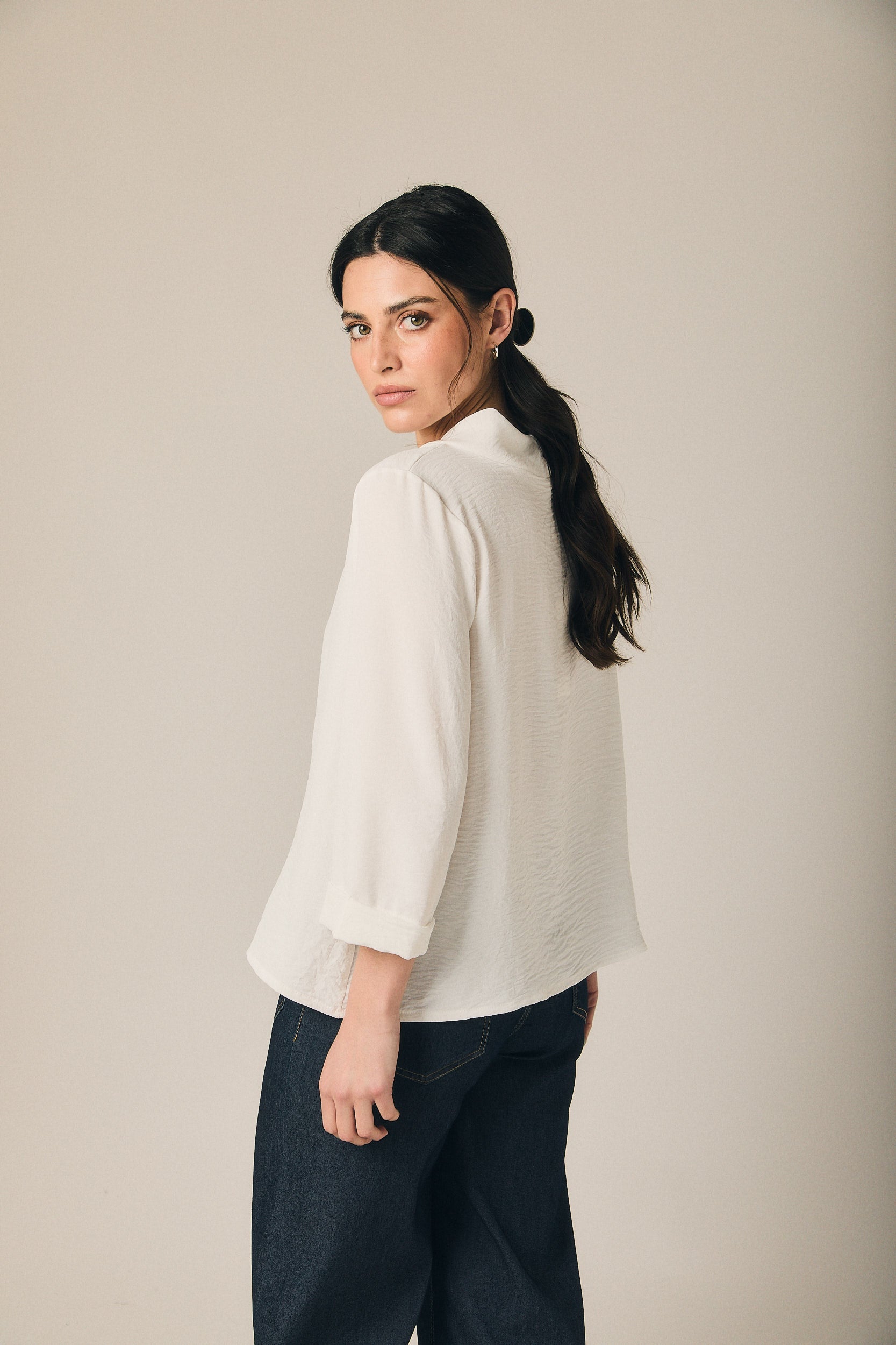 Blusa cuello chimenea blanco