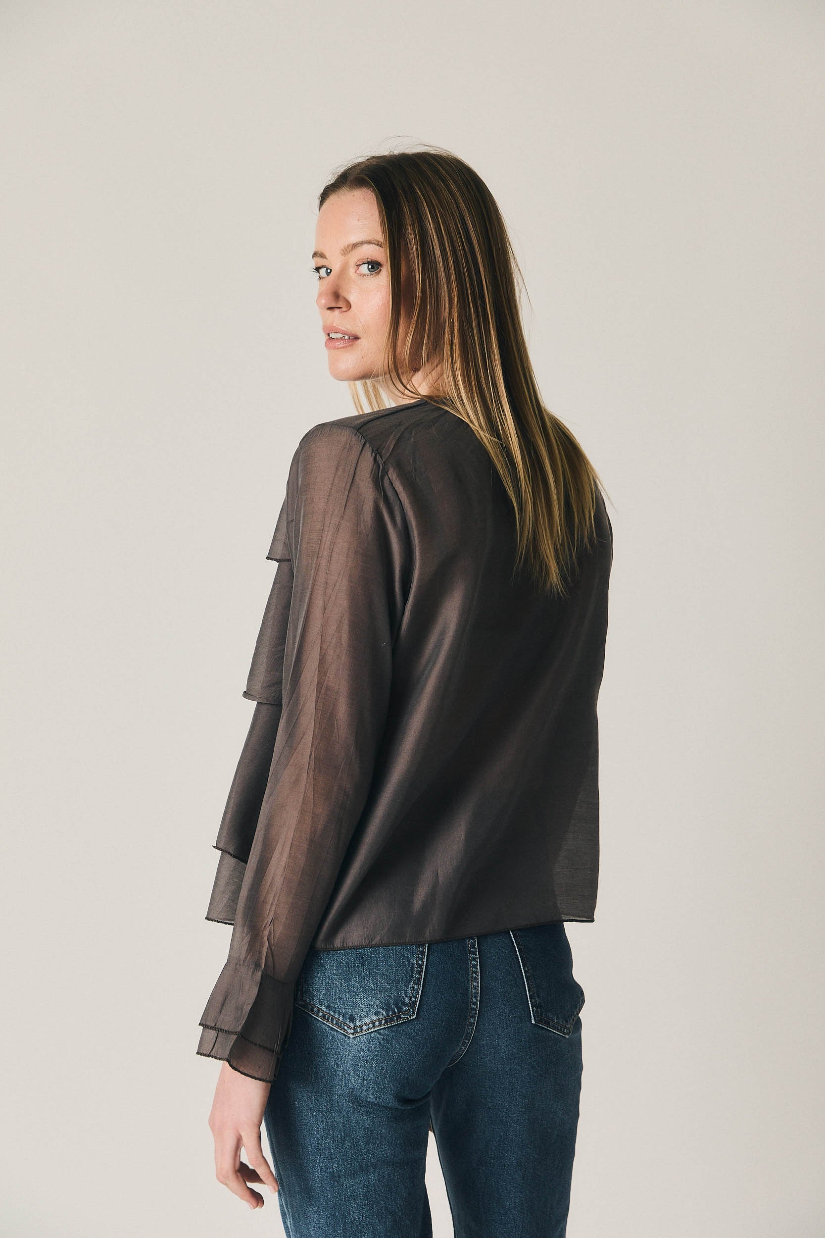 Blusa fina de capas marrón