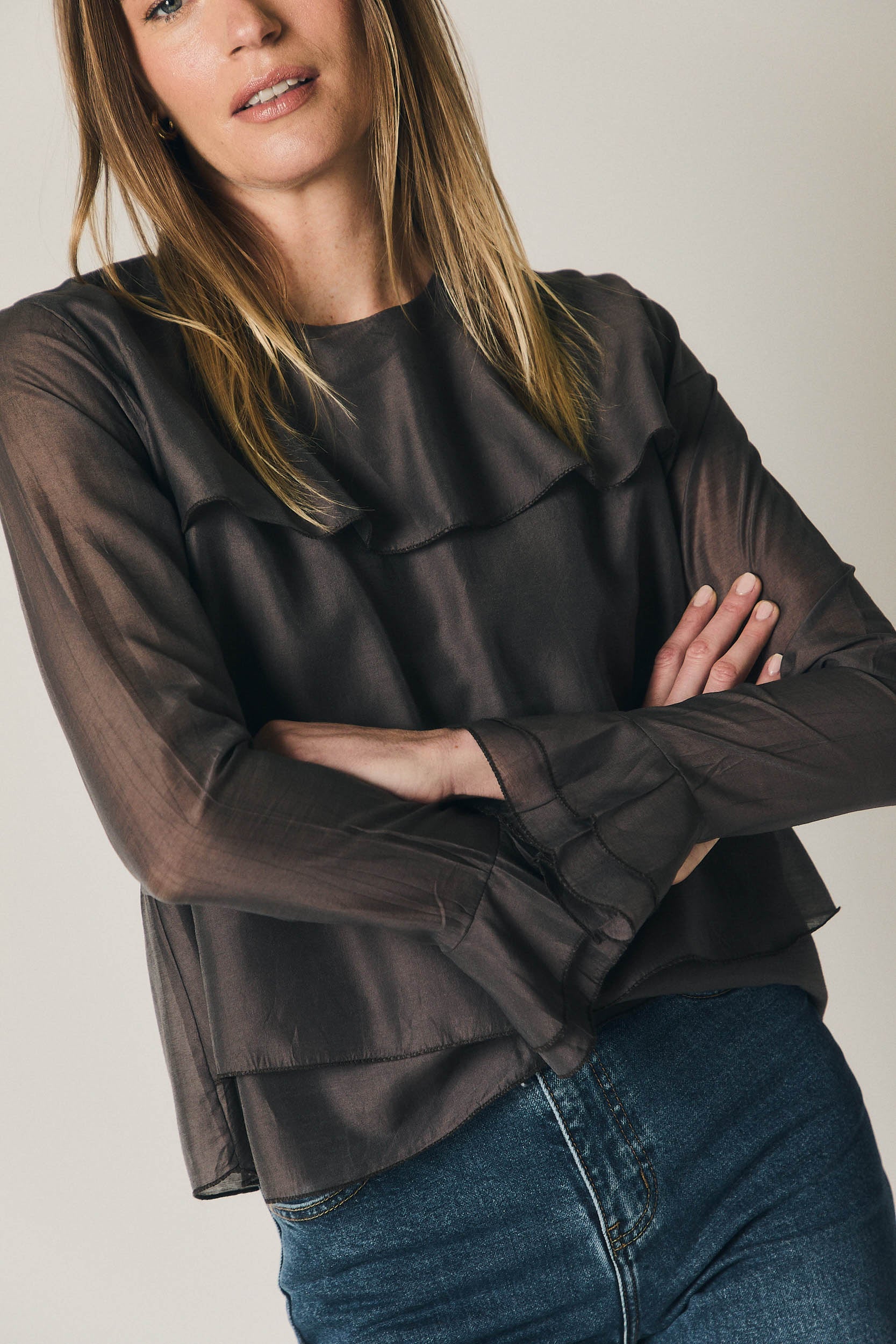 Blusa fina de capas marrón