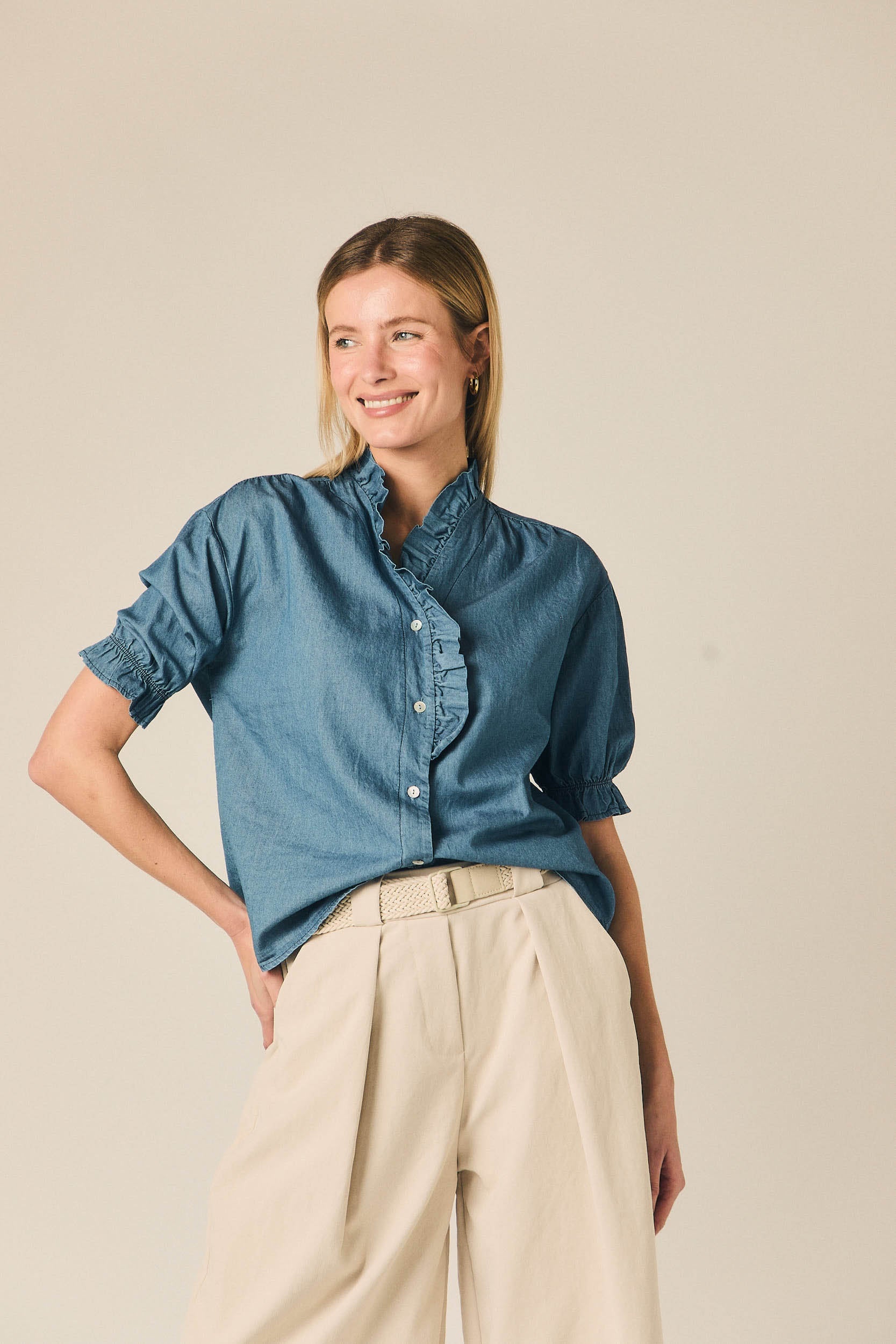 Camisa chambray manga corta volantes azul