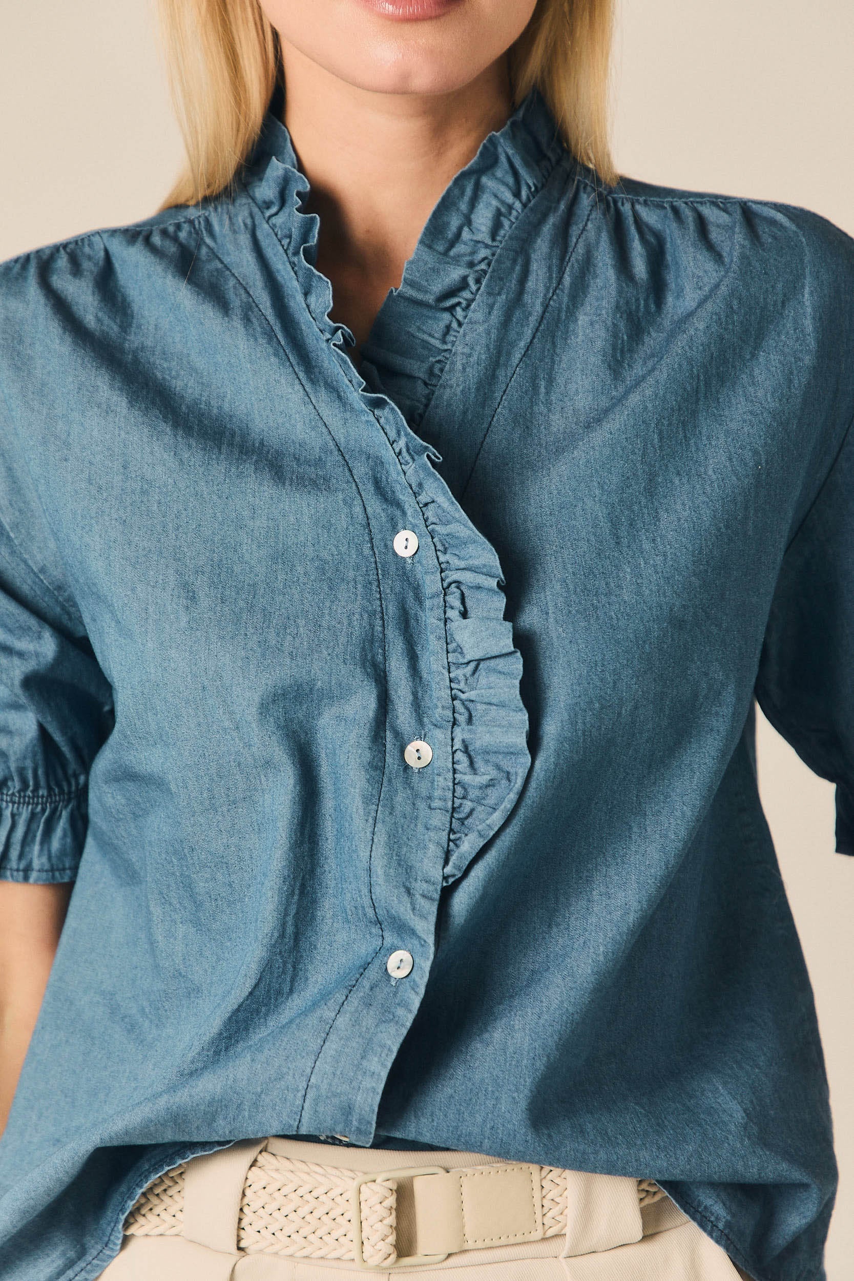 Camisa chambray manga corta volantes azul