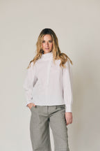 Camisa lisa con botones forrados blanco