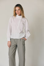 Camisa lisa con botones forrados blanco