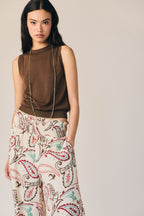Pantalón fluido con estampado paisley