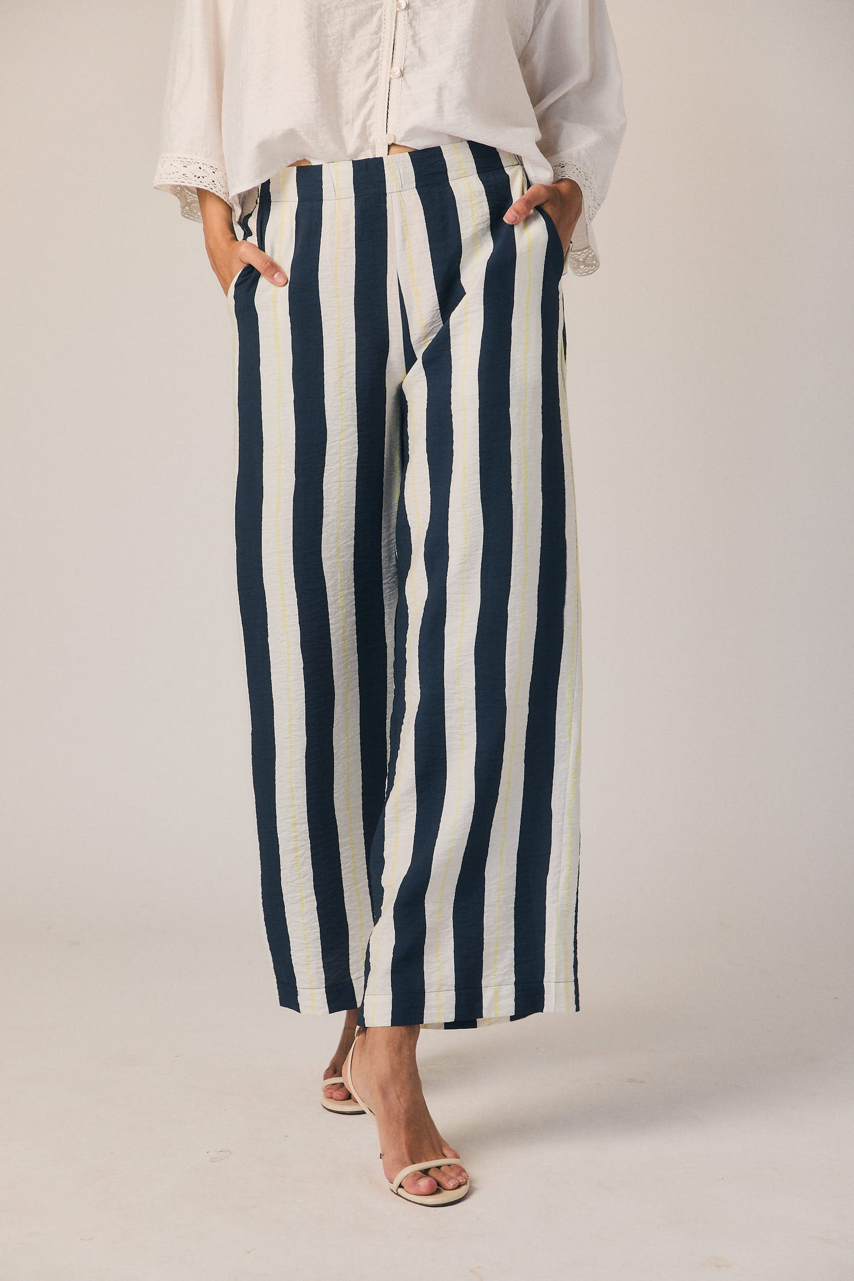 Pantalón fluido de rayas marineras