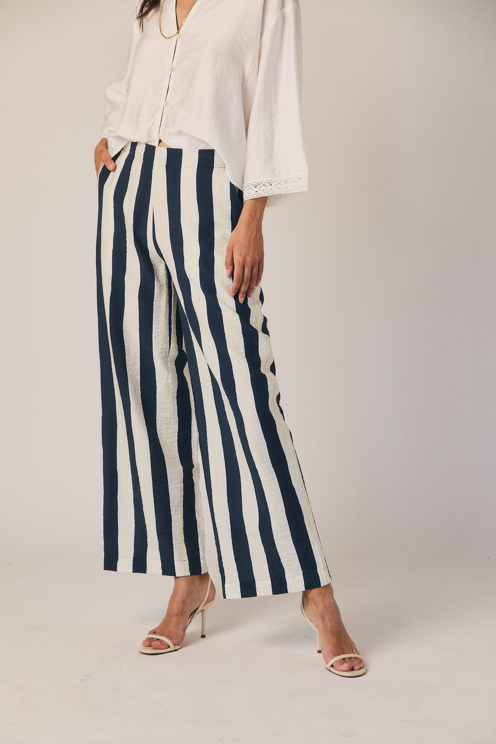 Pantalón fluido de rayas marineras