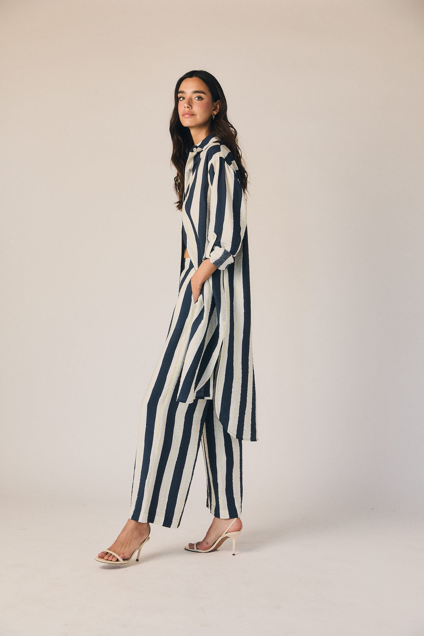 Pantalón fluido de rayas marineras