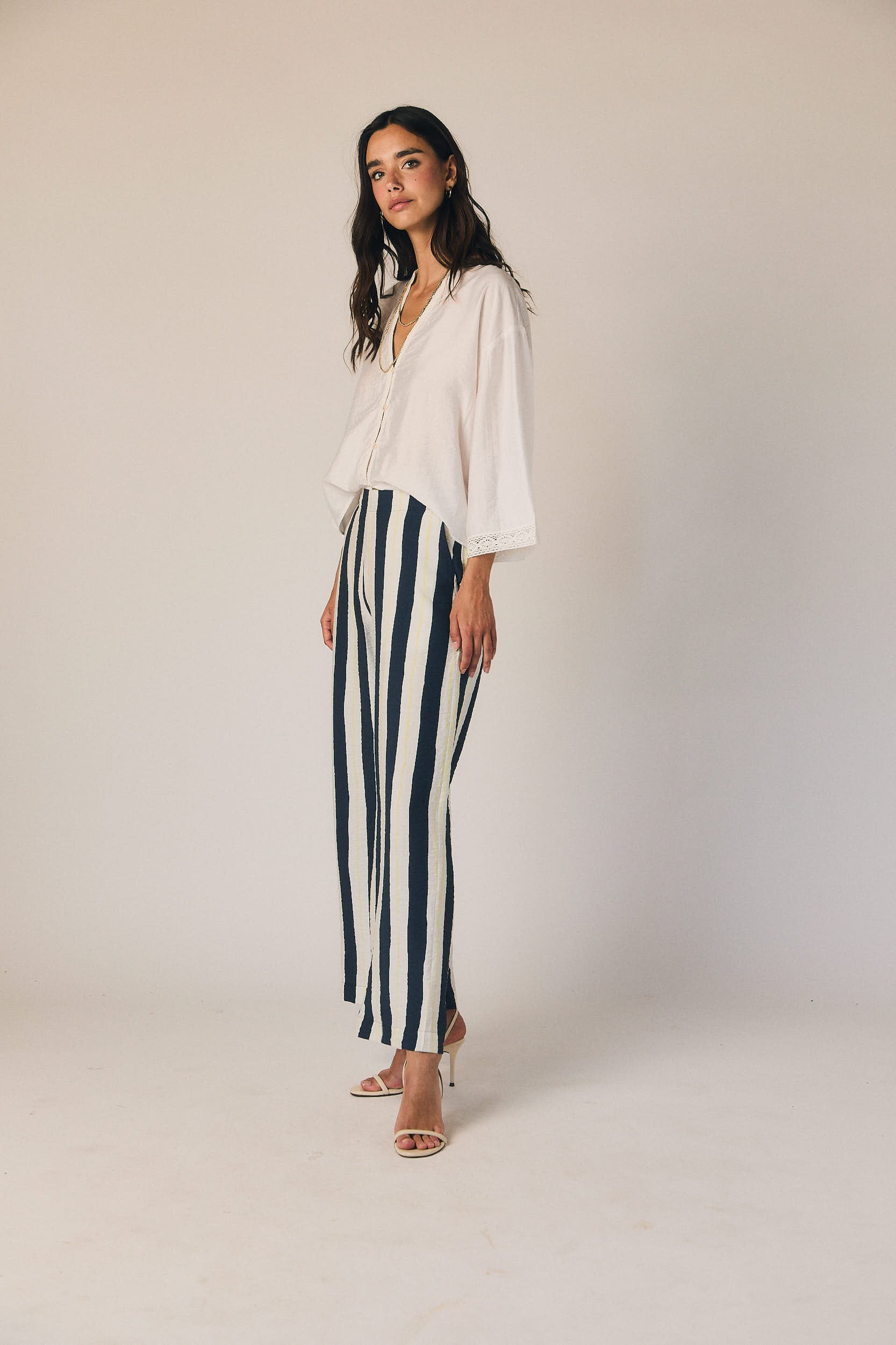 Pantalón fluido de rayas marineras