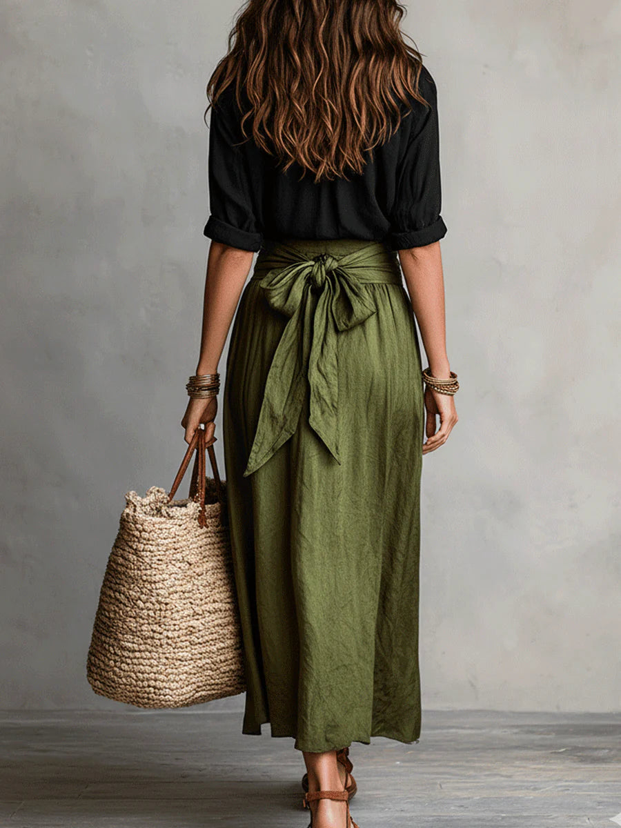 Conjunto de dos piezas: camiseta negra y falda midi verde oliva